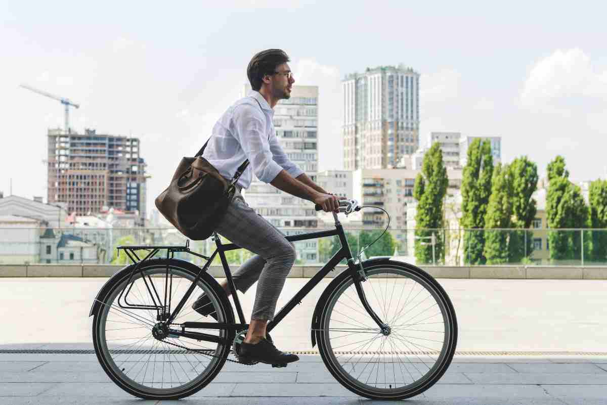 andare a lavoro in bicicletta