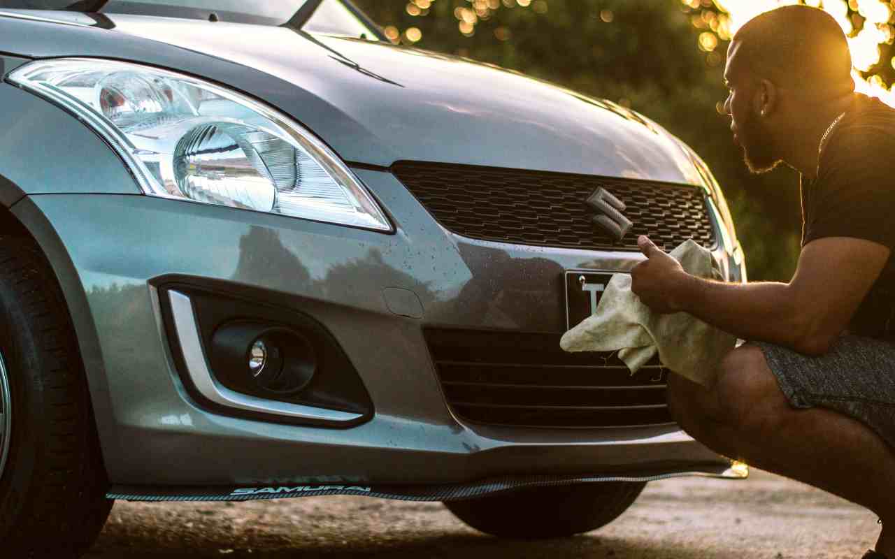 Mai più circoalre in un'auto sporca: tenerla sempre pulita potrebbe salvarti da molti guai!