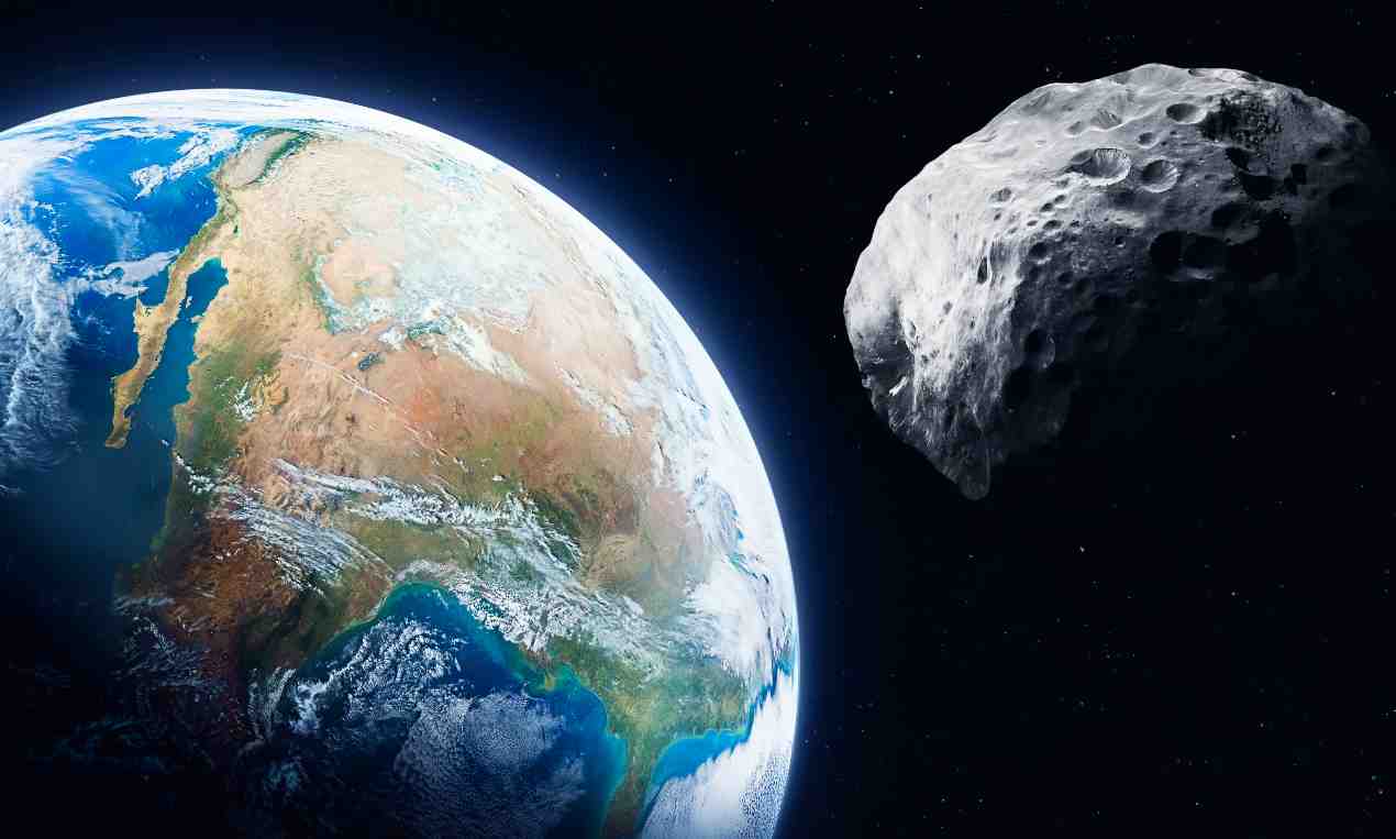asteroide in rotta di collisione