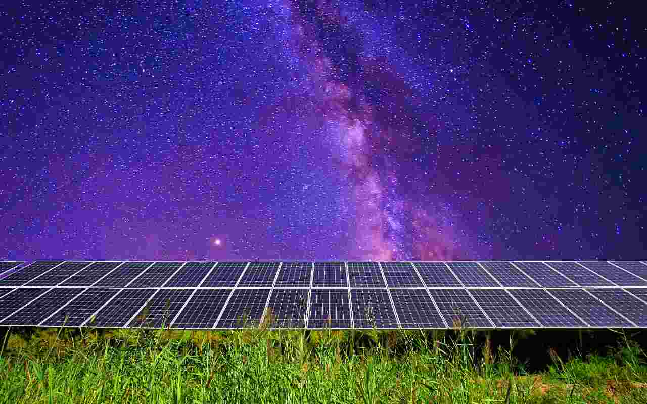 pannelli solari di notte
