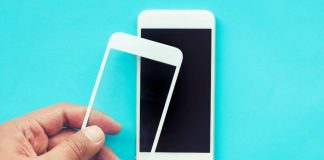 Come mettere la pellicola al cellulare