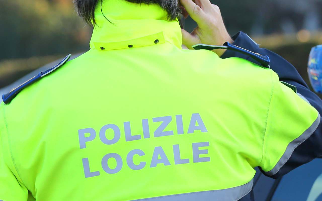 polizia locale patente guida b