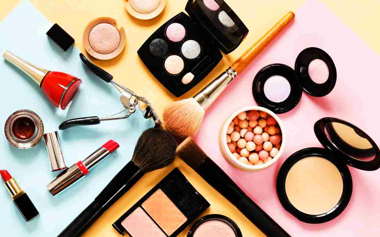 O dióxido de titânio em cosméticos faciais e corporais é seguro?  Pode haver sérios problemas de saúde