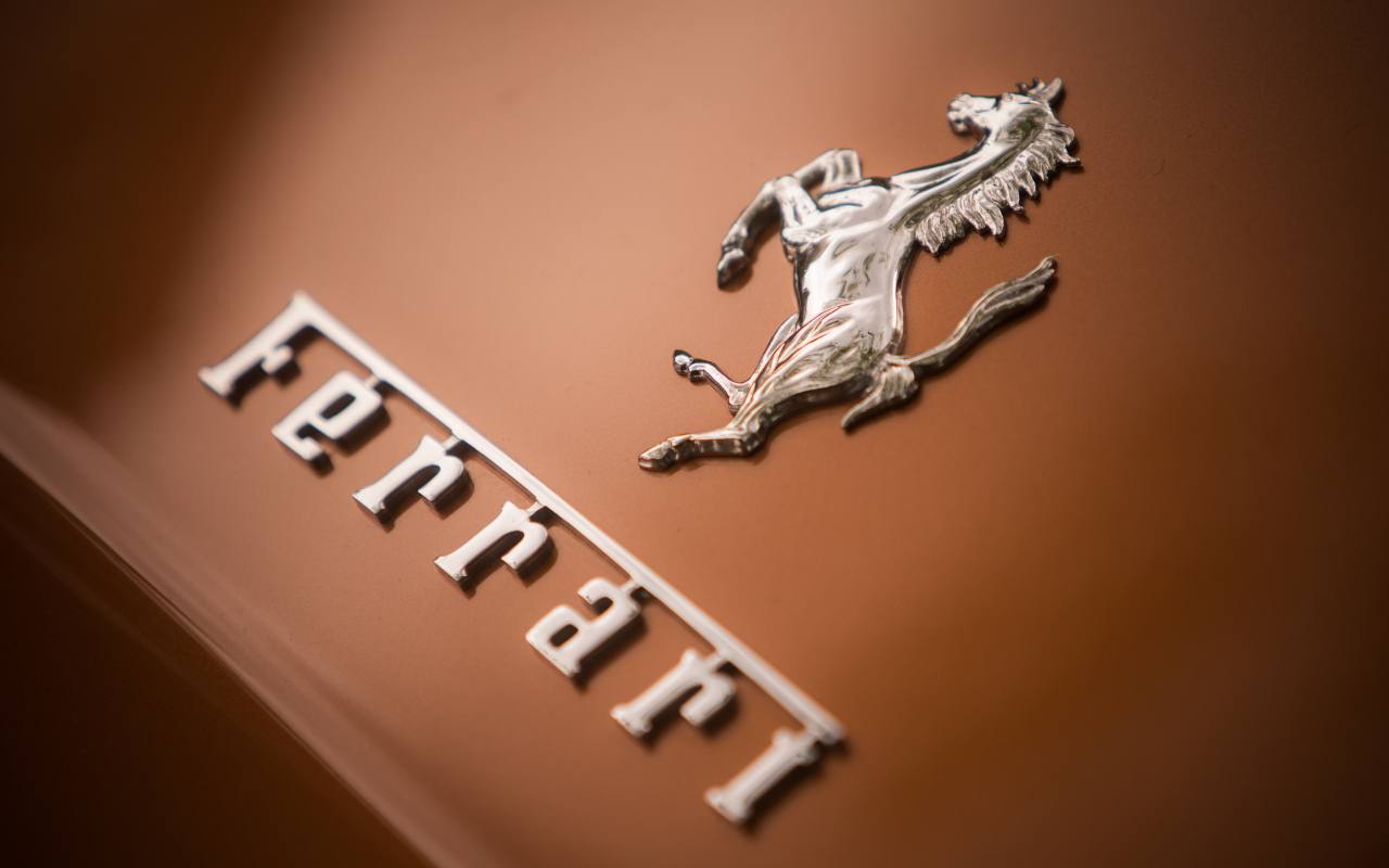 Ferrari Logo (Adobe Stock)