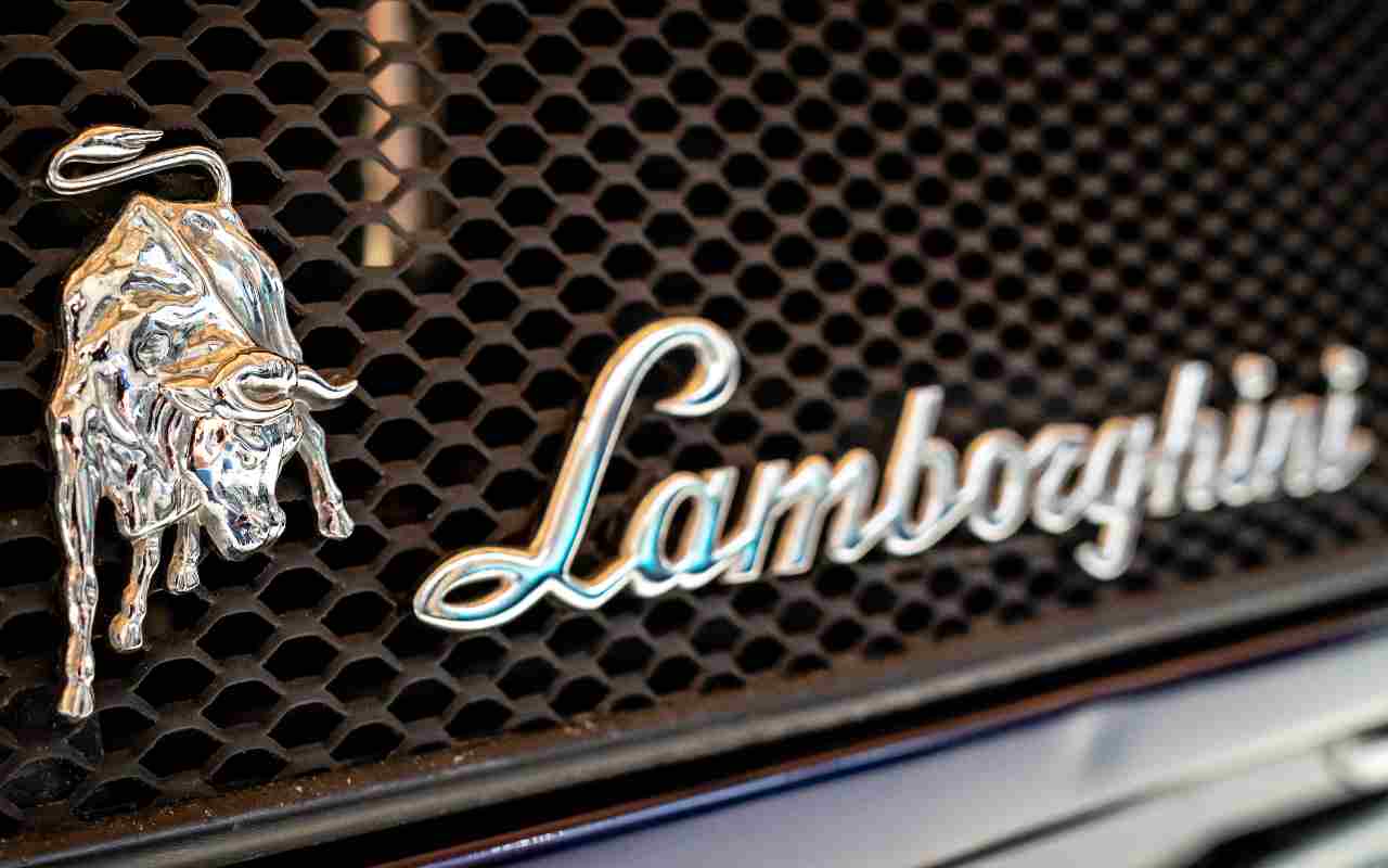 Lamborghini Logo (Adobe Stock)