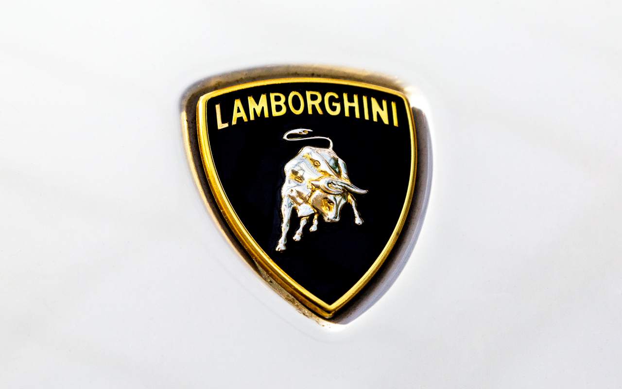 Lamborghini Logo (Adobe Stock)