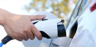 Auto elettriche (Adobe Stock)
