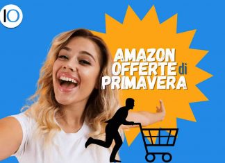 Donna sorridente e uomo con carrello