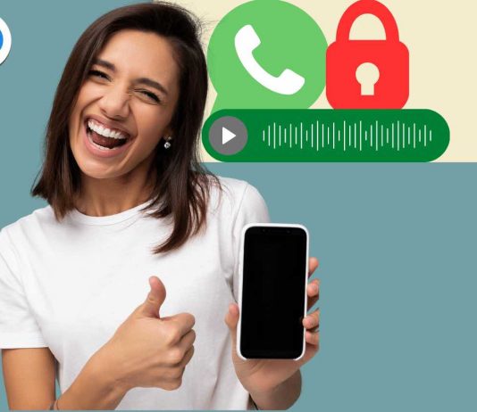Ragazza sorridere con smartphone tra le mani