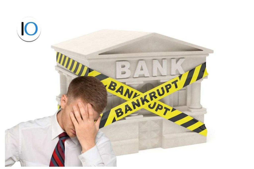 fallimento banche uomo disperato