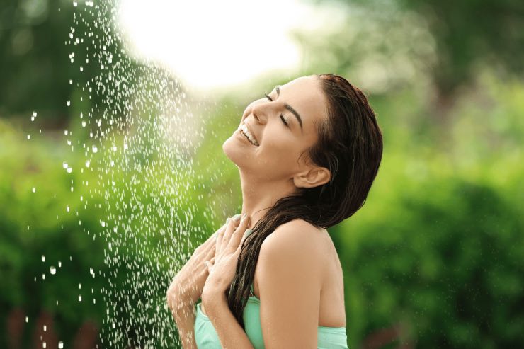 Acqua calda gratis con la doccia solare da giardino LIDL