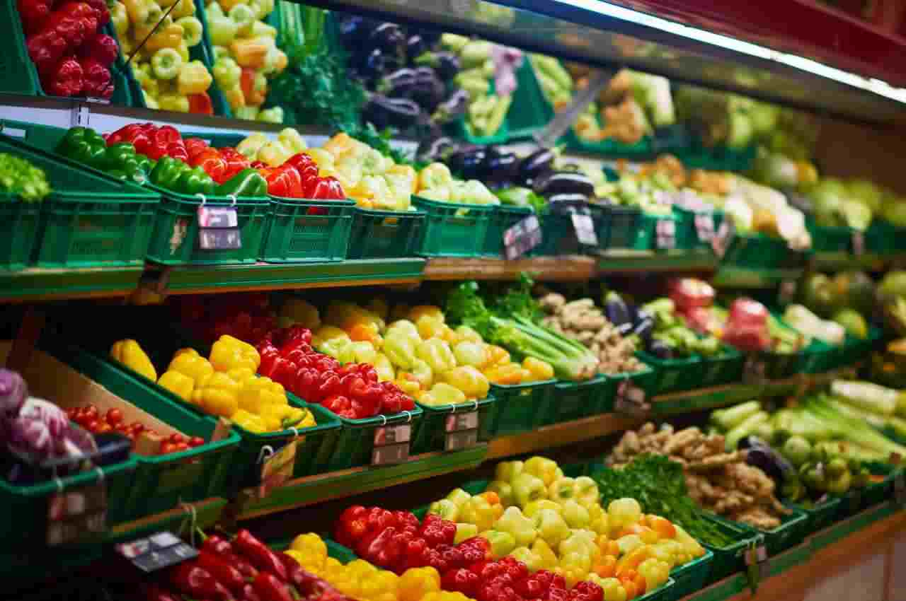 frutta e verdura al supermercato