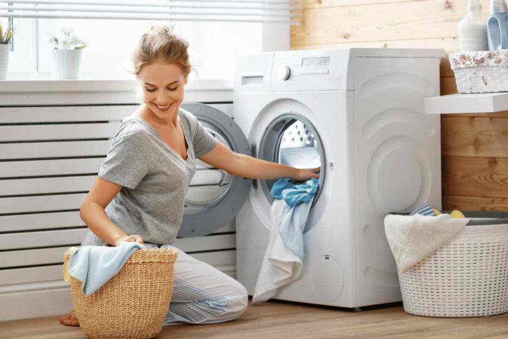 Questo trucchetto renderà la tua lavatrice davvero pulita