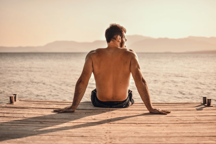 Si può fare pipì al mare? La risposta che non ti aspetti