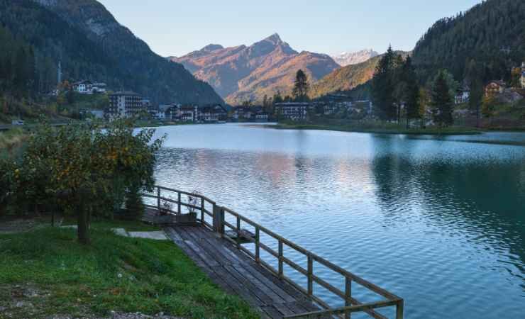 Il lago Alleghe situato a Belluno