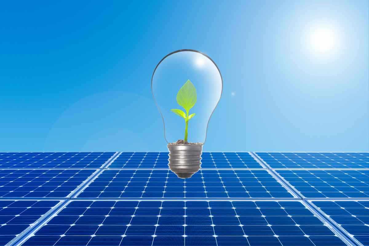 Bonus fotovoltaico per le famiglie: i requisiti per accedere al Reddito Energetico  --- (Fonte immagine: https://www.informazioneoggi.it/wp-content/uploads/2023/11/Fotovoltaico-Informazioneoggi.it-20231116.jpg)