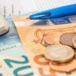Calo bollette gas, a quanto ammonta il risparmio per famiglia: il commento delle associazioni