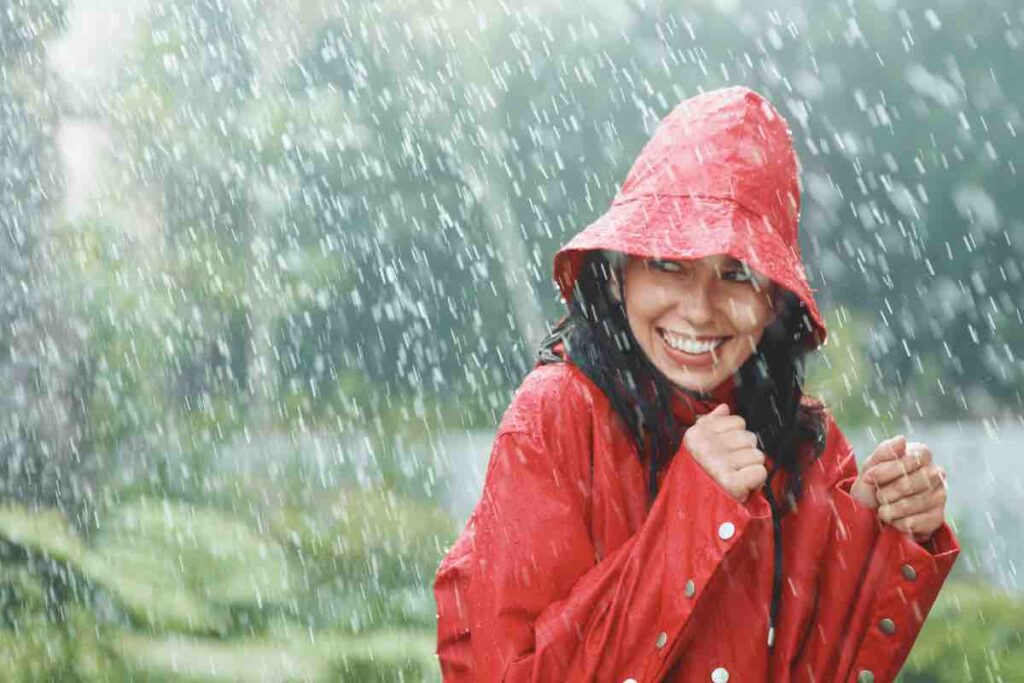 Meteo weekend: preparare gli ombrelli per il fine settimana, ancora mal tempo e freddo in Italia