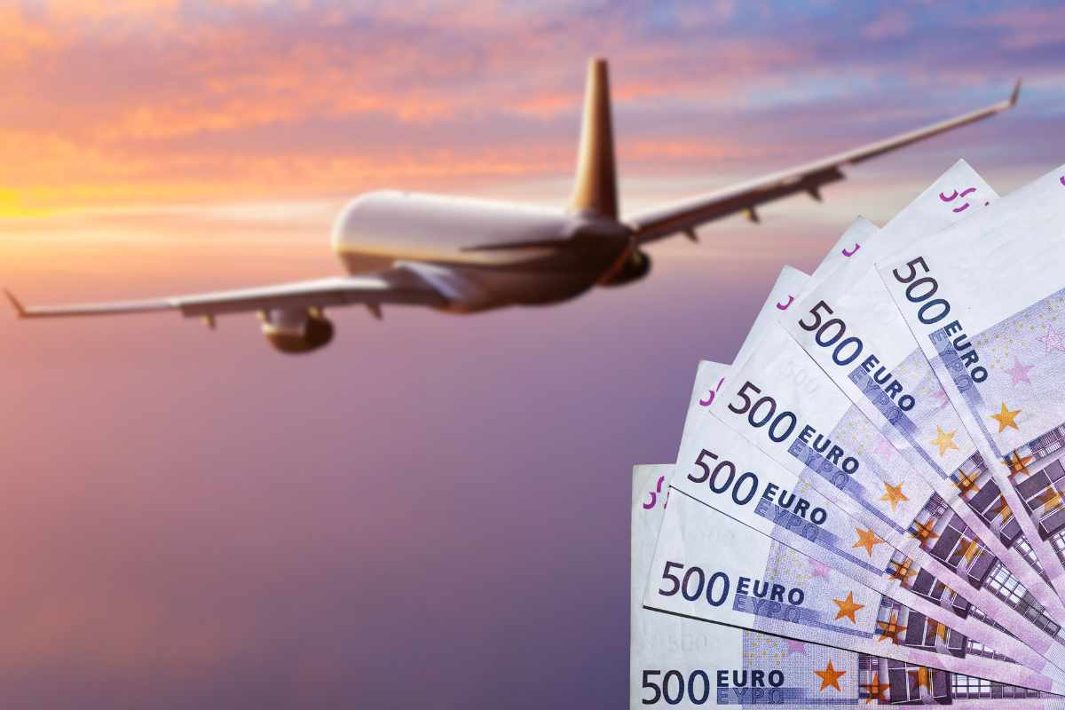 Banconote da 500 euro e aereo in volo