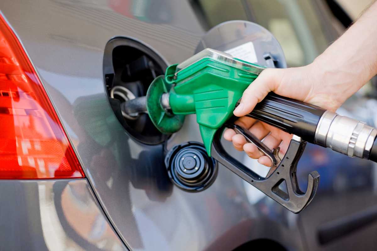 Benzina auto