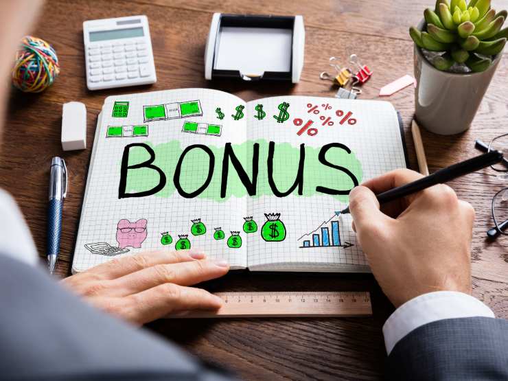Quaderno con su scritto BONUS