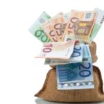 Sacco con soldi in euro