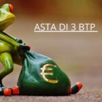 Rana che trascina un sacco di monete