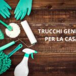 guanti, spolverino, prodotto spray, spazzola,
