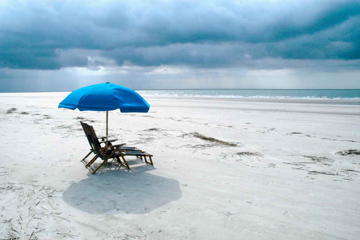 Mare con pioggia