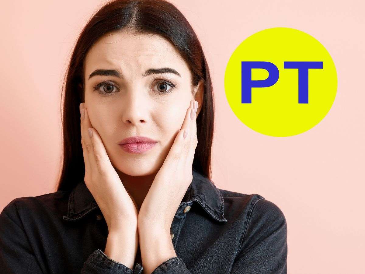 Donna preoccupata e logo Poste Italiane