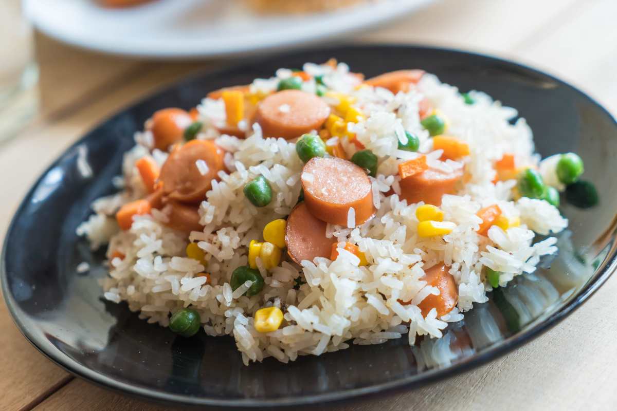 Piatto di insalata di riso