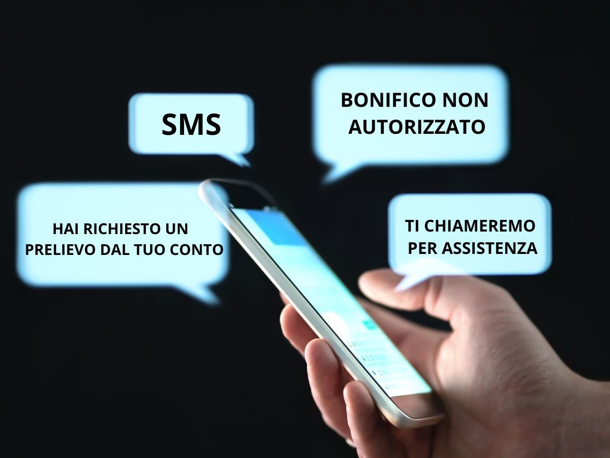 smartphone in mano e in arrivo messaggi