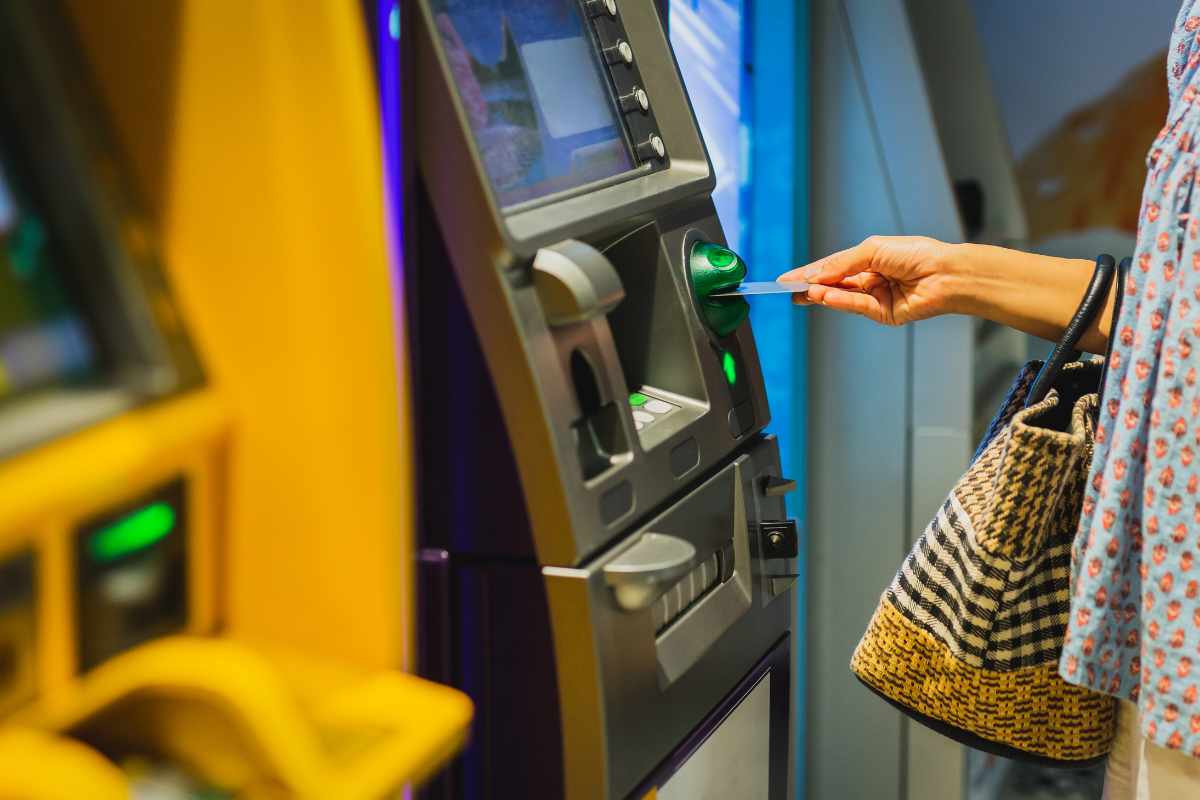 Bancomat giallo