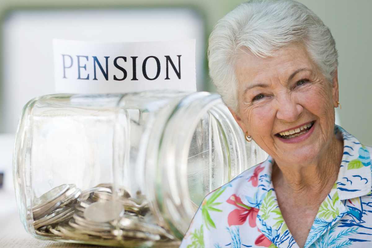 Signora anziana sorridente