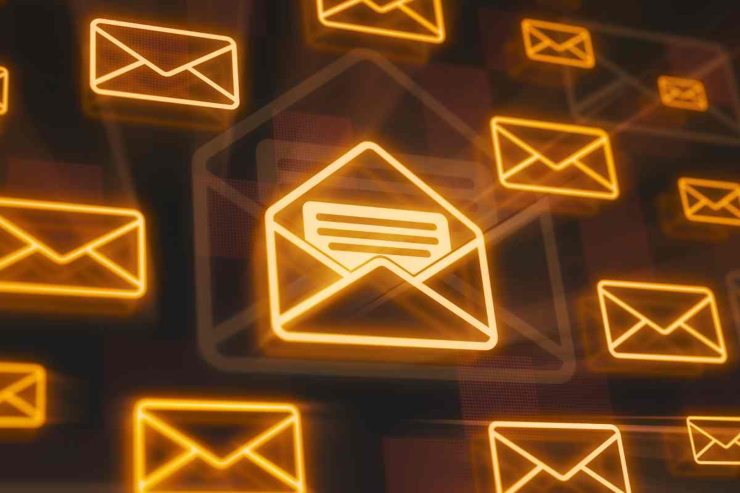 E-mail simboli