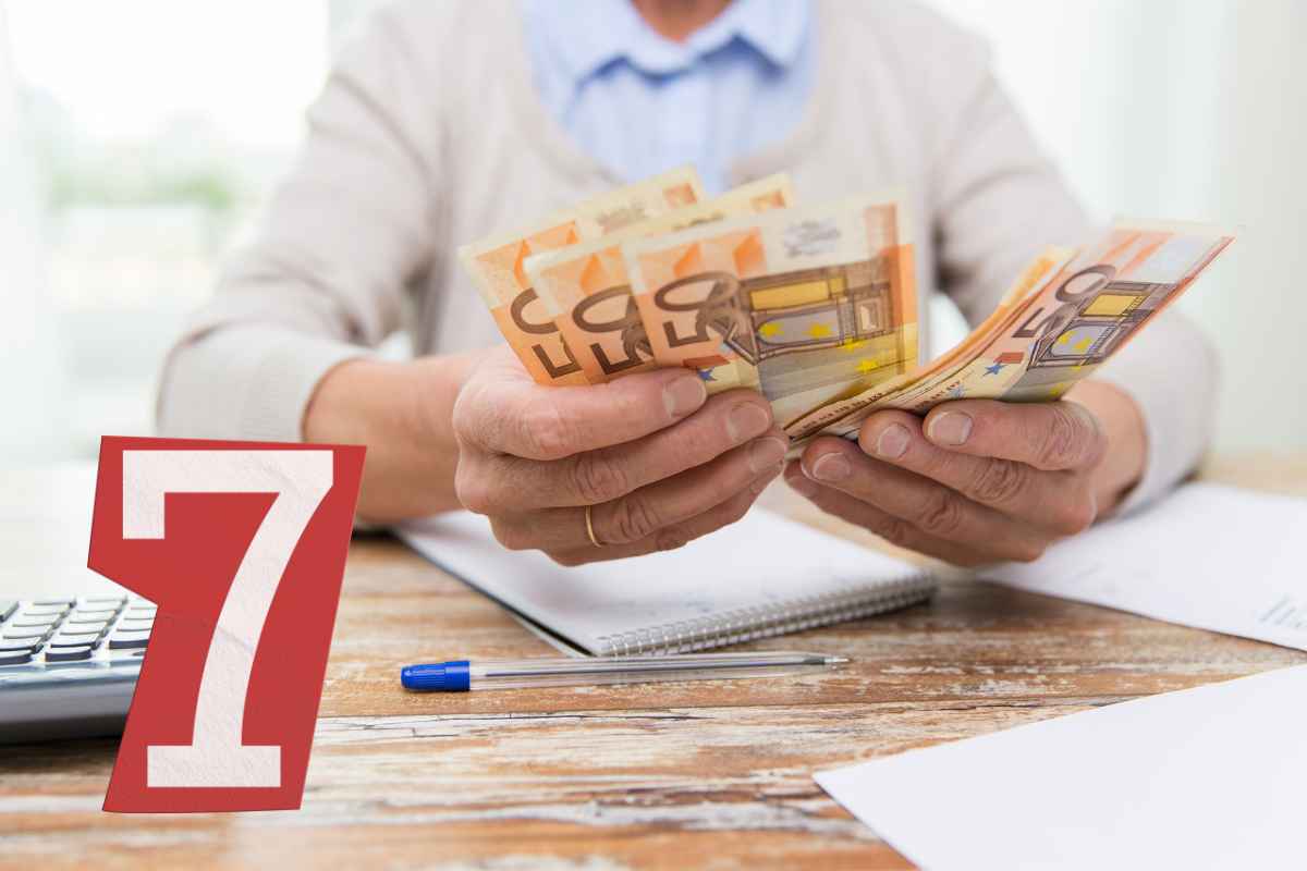 Persona che conta i soldi