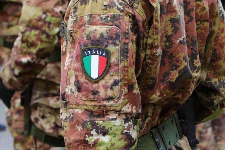 Divisa militare