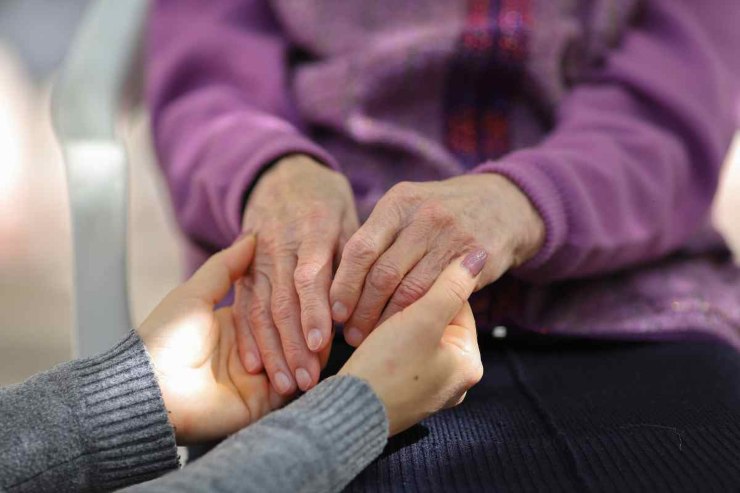 Tenersi per mano 