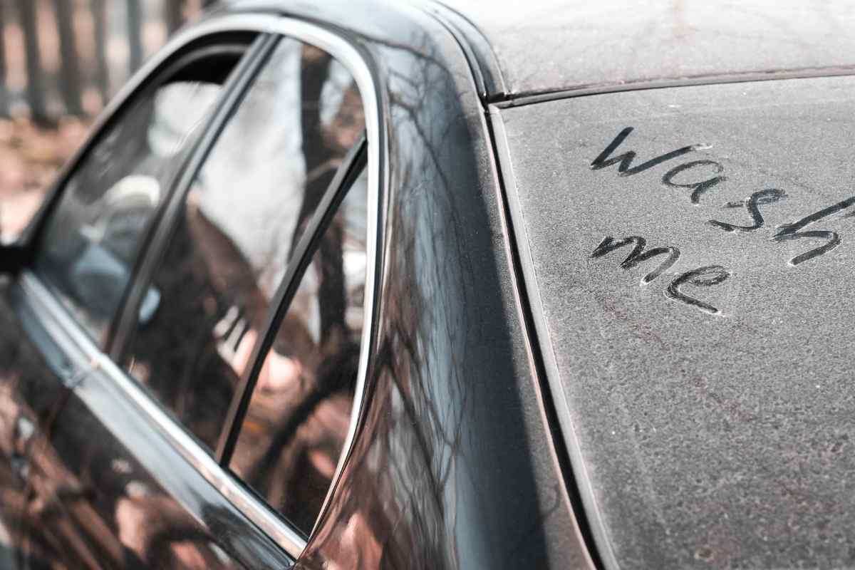 Auto sporca
