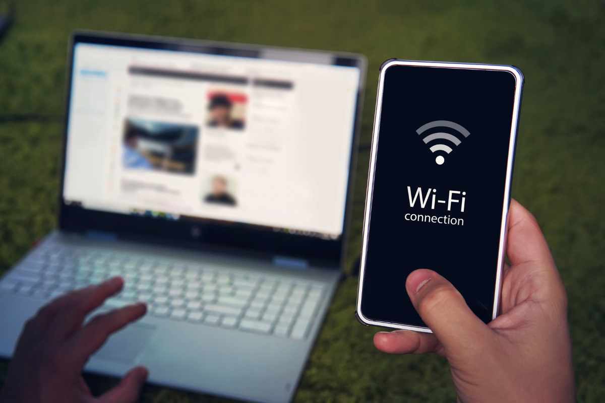Smartphone con il simbolo del Wifi